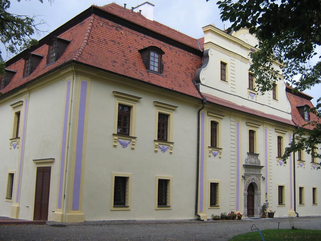 Palac Kietlin Niemcza Exterior foto